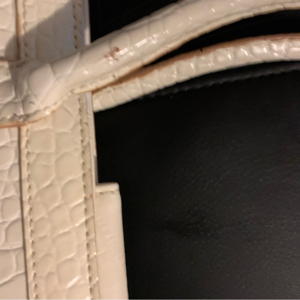 Preloved Liz Claiborne vintage 90’s faux leather cream purse - Picture 6 of 9